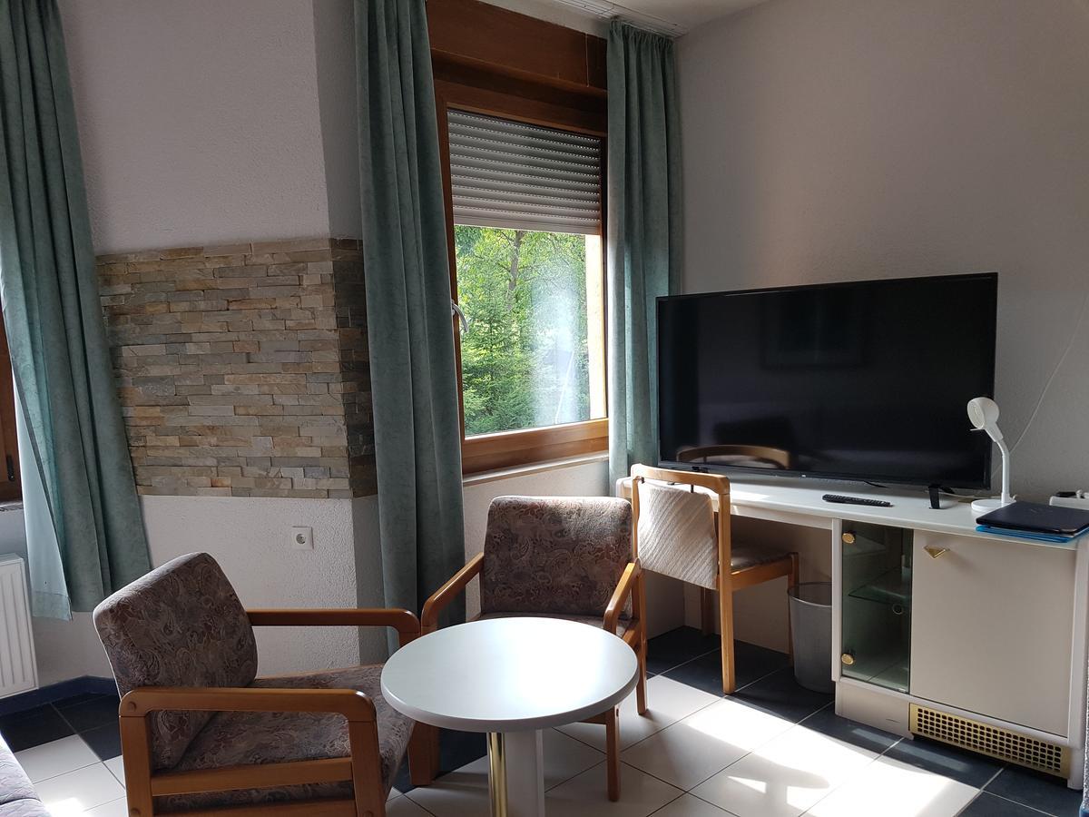 Hotel Zur Engelsburg Hausen-Wied Exteriör bild