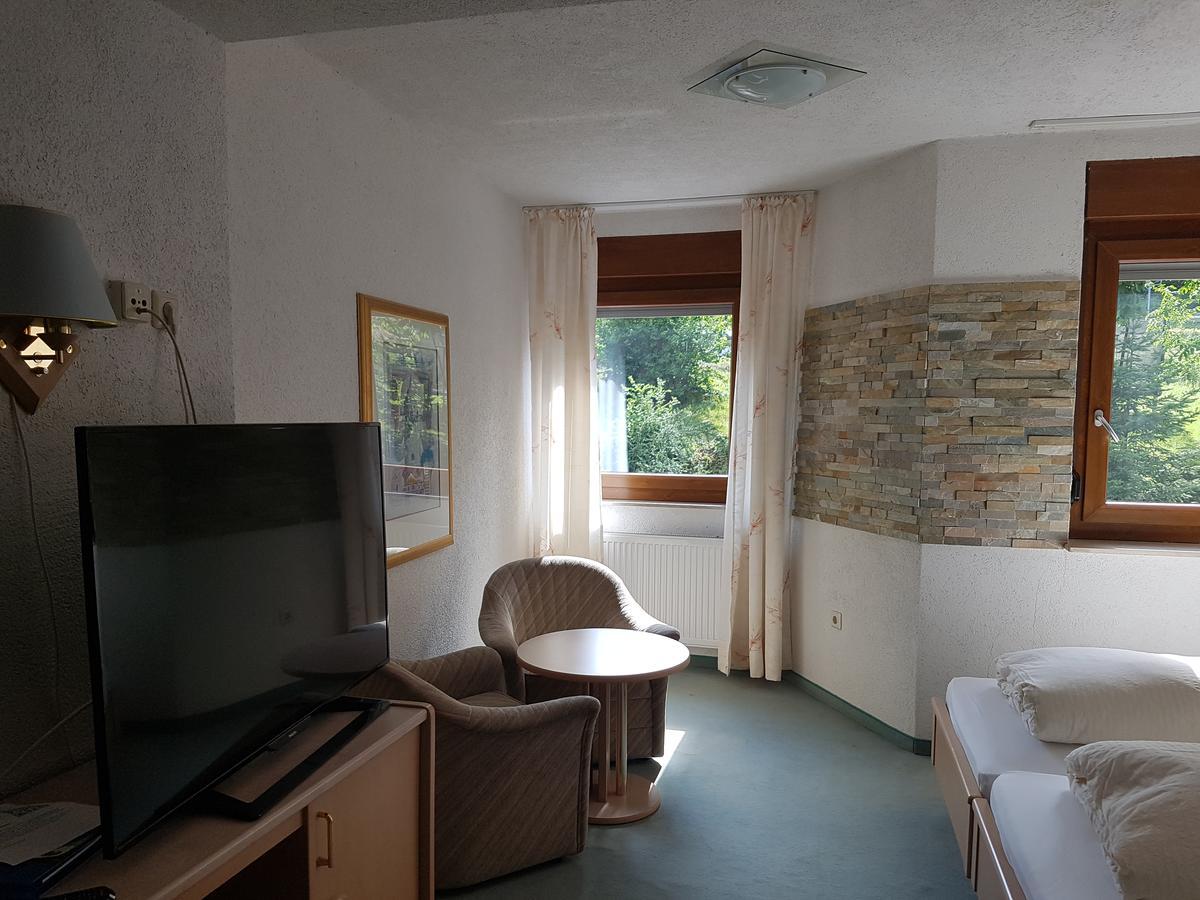Hotel Zur Engelsburg Hausen-Wied Exteriör bild