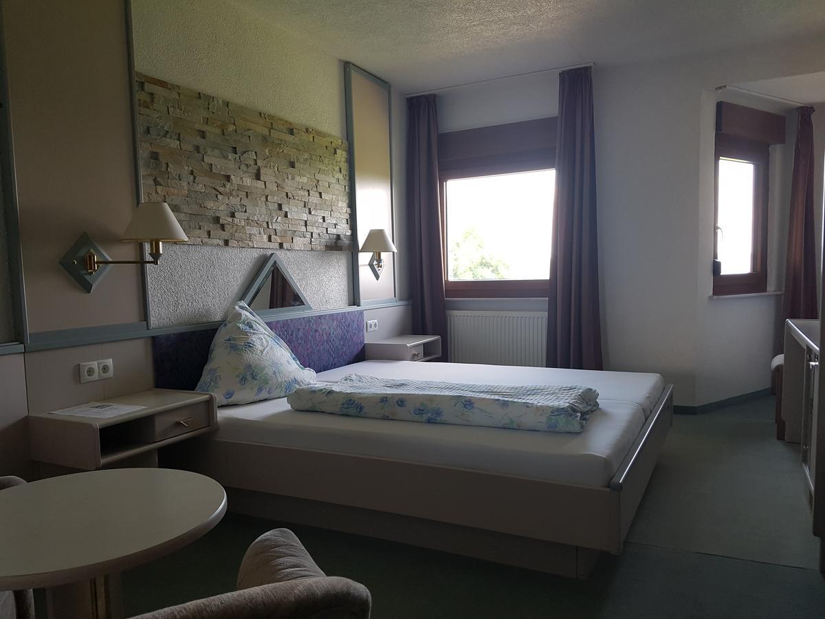 Hotel Zur Engelsburg Hausen-Wied Exteriör bild