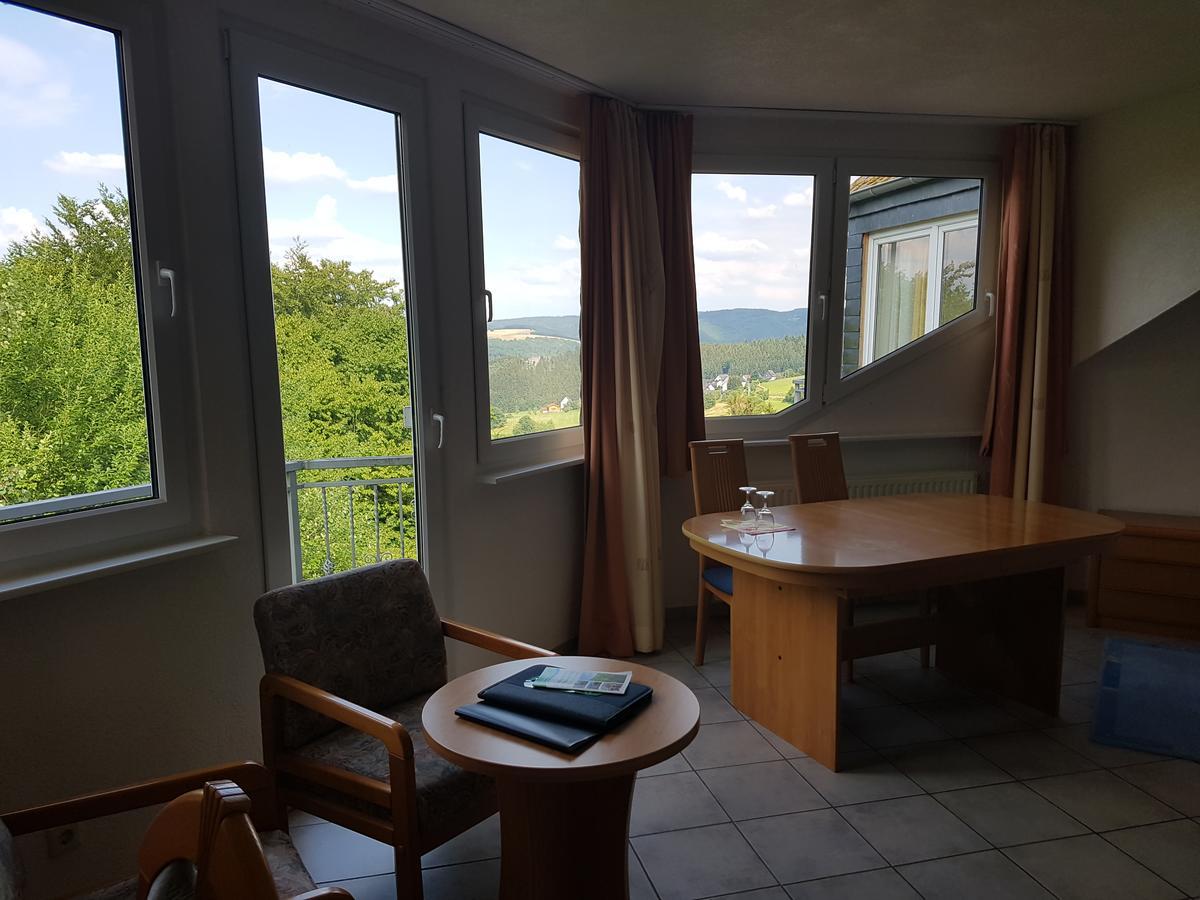 Hotel Zur Engelsburg Hausen-Wied Exteriör bild